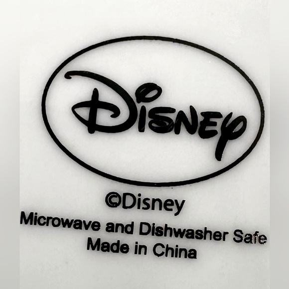 Disney Mickey Mouse Sm Plate, Black-White & Red, Approx 8β Diameter, Great Cond. - Picture 3 of 5